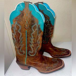 Women’s Ariat Boots. Size: 8B. Style: 10007852. Used in great condition.